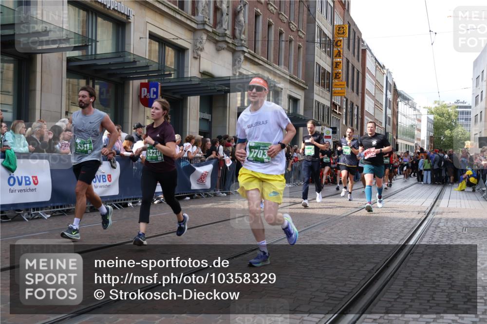 13.09.2026 - 21. swb-Marathon Bremen Strokosch-Dieckow http://msf.ph/oto/10358329 13.09.2026 13:34:58 Ziel 536, 1150, 2003, 2041, 2090, 2366, 2492, 2625, 2866, 3063, 3311, 3621, 3916, 4062, 4487, 4635, 4985, 5016, 5125, 5647, 6315, 6320, 6391, 6418, 6750, 6837, 7123, 7285, 7305, 7377, 7657, 7703, 7750, 7998, 8300, 8328, 8401, 8530, 8773, 8915, 9017, 9216, 9526, 9527, 13051, 13060, 489, 1210, 1395, 1967, 2413, 2430, 2525, 2561, 2755, 2831, 3052, 3058, 3181, 3217, 3353, 3380, 3388, 3765, 3768, 3842, 5378, 5415, 5684, 5694, 5760, 6085, 6403, 6627, 6655, 6756, 7123, 7405, 7750, 8515 meine-sportfotos.de