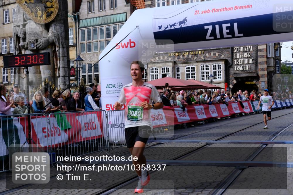 13.09.2026 - 21. swb-Marathon Bremen Tim E. http://msf.ph/oto/10358337 13.09.2026 12:53:51 Ziel 1089, 1168, 1606, 2352, 3080, 3606 meine-sportfotos.de