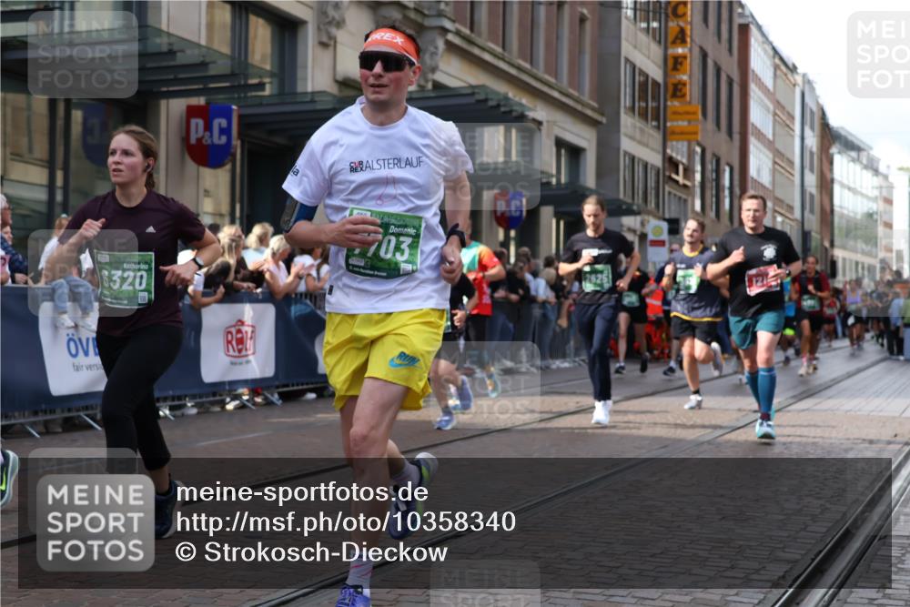 13.09.2026 - 21. swb-Marathon Bremen Strokosch-Dieckow http://msf.ph/oto/10358340 13.09.2026 13:34:58 Ziel 536, 1150, 2003, 2041, 2090, 2366, 2492, 2625, 2866, 3063, 3311, 3621, 3916, 4062, 4487, 4635, 4985, 5016, 5125, 5647, 6315, 6320, 6391, 6418, 6750, 6837, 7123, 7285, 7305, 7377, 7657, 7703, 7750, 7998, 8300, 8328, 8401, 8530, 8773, 8915, 9017, 9216, 9526, 9527, 13051, 13060, 489, 1210, 1395, 1967, 2413, 2430, 2525, 2561, 2755, 2831, 3052, 3058, 3181, 3217, 3353, 3380, 3388, 3765, 3768, 3842, 5378, 5415, 5684, 5694, 5760, 6085, 6403, 6627, 6655, 6756, 7123, 7405, 7750, 8515 meine-sportfotos.de