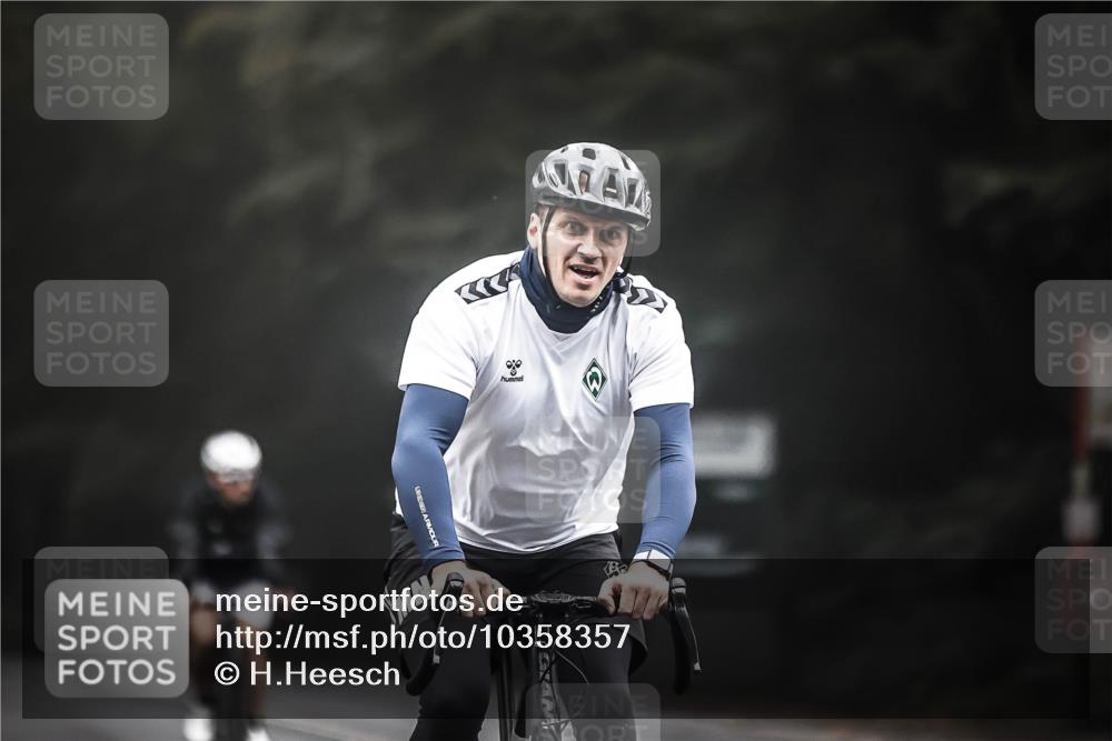 13.09.2026 - Stadtparktriathlon H.Heesch http://msf.ph/oto/10358357 13.09.2026 09:54:28 Radfahren 223, 298, 302, 309, 317 meine-sportfotos.de