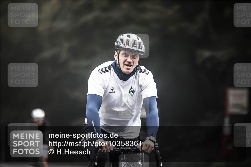 13.09.2026 - Stadtparktriathlon H.Heesch http://msf.ph/oto/10358361 13.09.2026 09:54:28 Radfahren 223, 298, 302, 309, 317 meine-sportfotos.de