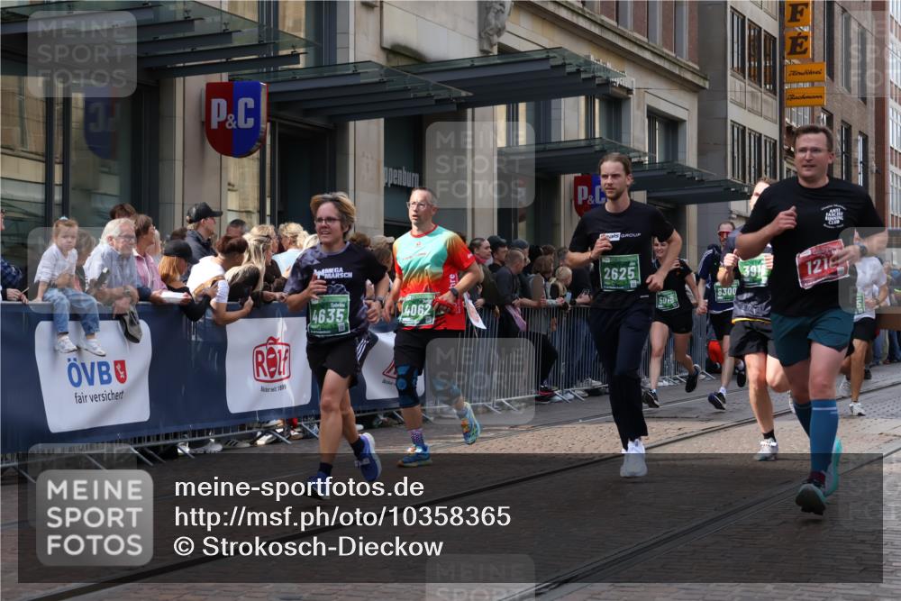 13.09.2026 - 21. swb-Marathon Bremen Strokosch-Dieckow http://msf.ph/oto/10358365 13.09.2026 13:34:59 Ziel 536, 1150, 2003, 2041, 2090, 2366, 2492, 2625, 2866, 3055, 3063, 3311, 3621, 3916, 4062, 4487, 4635, 4985, 5016, 5125, 5647, 6315, 6320, 6391, 6418, 6750, 6837, 7285, 7305, 7377, 7657, 7703, 7998, 8300, 8328, 8401, 8530, 8773, 8915, 9017, 9216, 9526, 9527, 13051, 489, 1210, 1967, 2413, 2430, 2525, 2561, 2755, 2831, 3181, 3217, 3353, 3380, 3765, 3768, 3842, 5125, 5378, 5415, 5647, 5684, 5694, 6085, 6403, 6627, 6655, 6756, 7123, 7405, 7750, 8515 meine-sportfotos.de