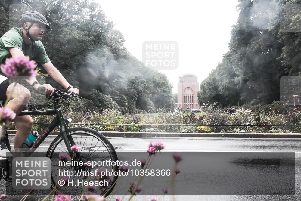 13.09.2026 - Stadtparktriathlon H.Heesch http://msf.ph/oto/10358366 13.09.2026 13:18:32 Radfahren 1288, 1325, 1336, 1380 meine-sportfotos.de