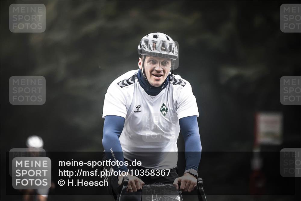 13.09.2026 - Stadtparktriathlon H.Heesch http://msf.ph/oto/10358367 13.09.2026 09:54:28 Radfahren 223, 298, 302, 309, 317 meine-sportfotos.de