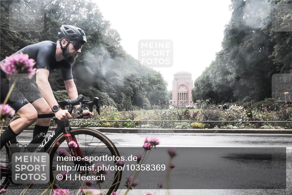 13.09.2026 - Stadtparktriathlon H.Heesch http://msf.ph/oto/10358369 13.09.2026 13:18:36 Radfahren 1288, 1380 meine-sportfotos.de