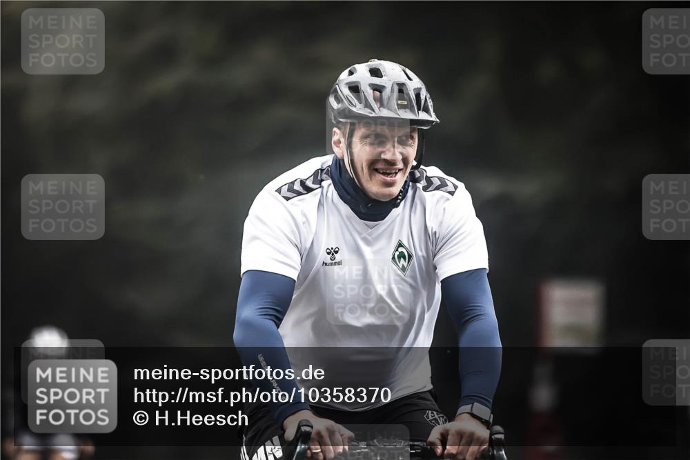 13.09.2026 - Stadtparktriathlon H.Heesch http://msf.ph/oto/10358370 13.09.2026 09:54:28 Radfahren 223, 298, 302, 309, 317 meine-sportfotos.de
