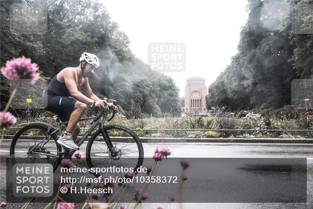 13.09.2026 - Stadtparktriathlon H.Heesch http://msf.ph/oto/10358372 13.09.2026 13:18:41 Radfahren 1357, 1393, 1456 meine-sportfotos.de