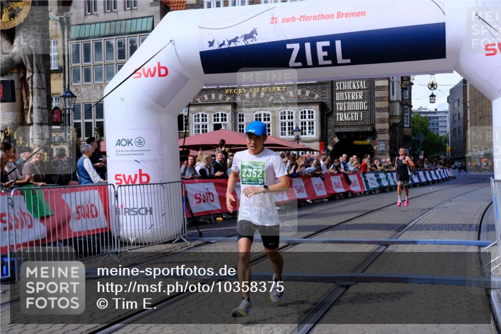 13.09.2026 - 21. swb-Marathon Bremen Tim E. http://msf.ph/oto/10358375 13.09.2026 12:53:53 Ziel 1089, 1168, 1606, 2352, 3080, 3606 meine-sportfotos.de
