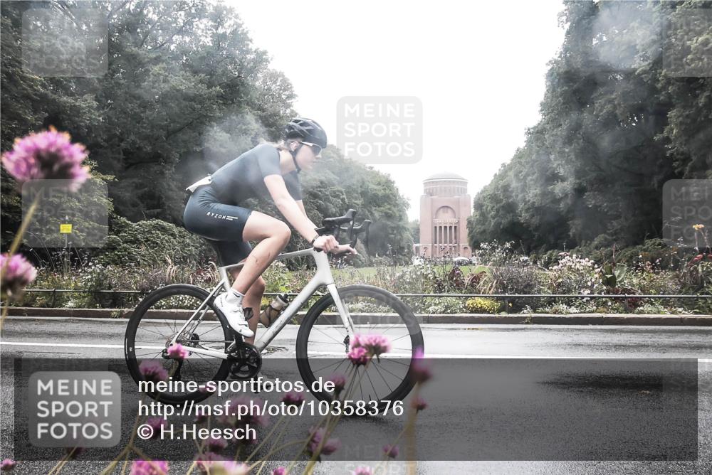 13.09.2026 - Stadtparktriathlon H.Heesch http://msf.ph/oto/10358376 13.09.2026 13:18:42 Radfahren 1357, 1393, 1456 meine-sportfotos.de