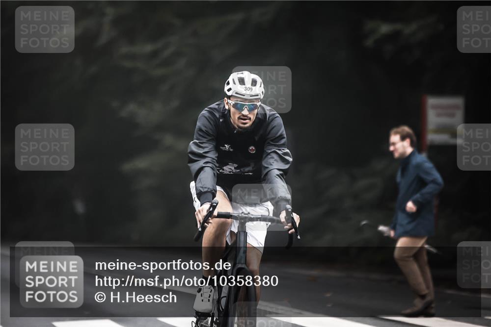 13.09.2026 - Stadtparktriathlon H.Heesch http://msf.ph/oto/10358380 13.09.2026 09:54:30 Radfahren 223, 298, 309 meine-sportfotos.de