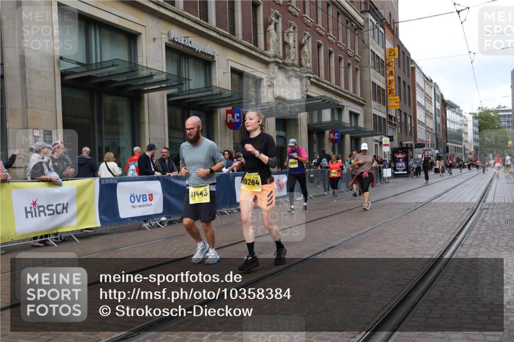 13.09.2026 - 21. swb-Marathon Bremen Strokosch-Dieckow http://msf.ph/oto/10358384 13.09.2026 11:18:34 Ziel 10005, 10202, 10264, 10344, 10524, 10568, 11443, 11629, 11794, 12090, 12422, 10176, 10191, 10192, 10194, 10535, 10600, 10651, 10895, 10899, 10997, 12177, 12178, 12371, 12561 meine-sportfotos.de