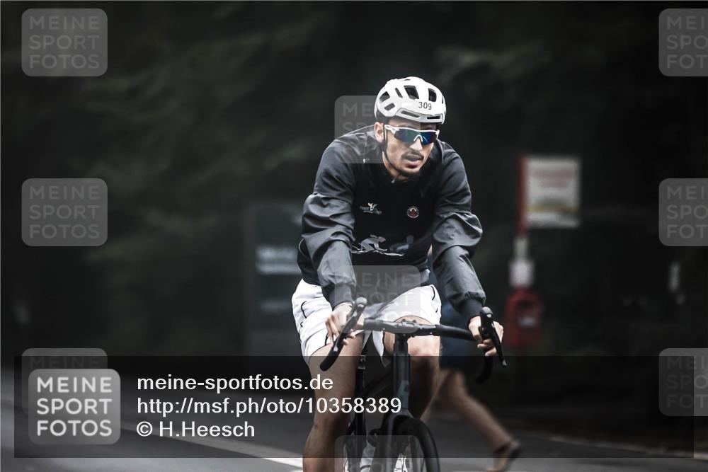 13.09.2026 - Stadtparktriathlon H.Heesch http://msf.ph/oto/10358389 13.09.2026 09:54:30 Radfahren 223, 298, 309 meine-sportfotos.de