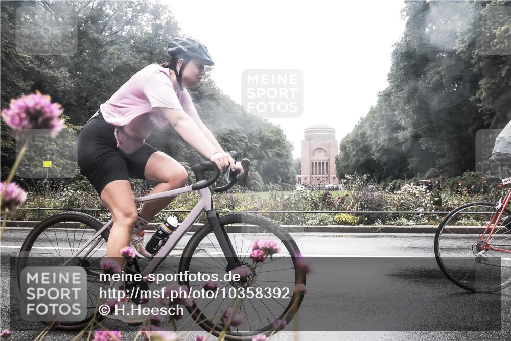 13.09.2026 - Stadtparktriathlon H.Heesch http://msf.ph/oto/10358392 13.09.2026 13:18:51 Radfahren 1363, 1392, 1411, 1463, 1468 meine-sportfotos.de
