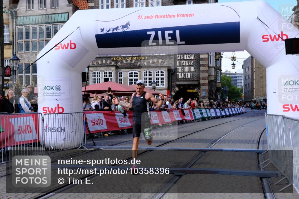 13.09.2026 - 21. swb-Marathon Bremen Tim E. http://msf.ph/oto/10358396 13.09.2026 12:53:56 Ziel 272, 1089, 1168, 1606, 2352, 3080, 3606 meine-sportfotos.de