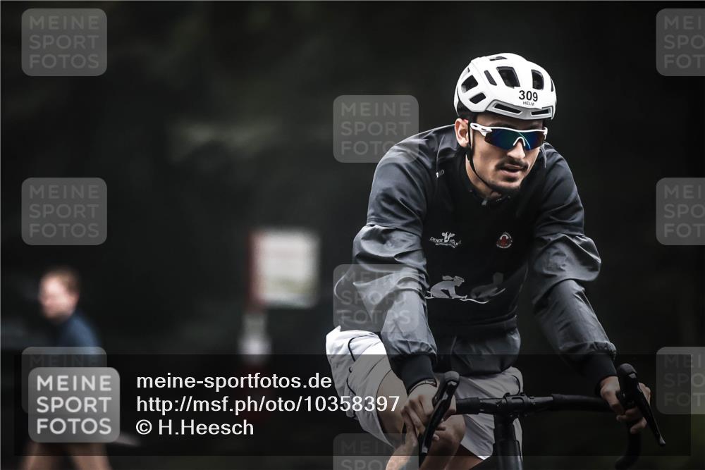13.09.2026 - Stadtparktriathlon H.Heesch http://msf.ph/oto/10358397 13.09.2026 09:54:30 Radfahren 223, 298, 309 meine-sportfotos.de