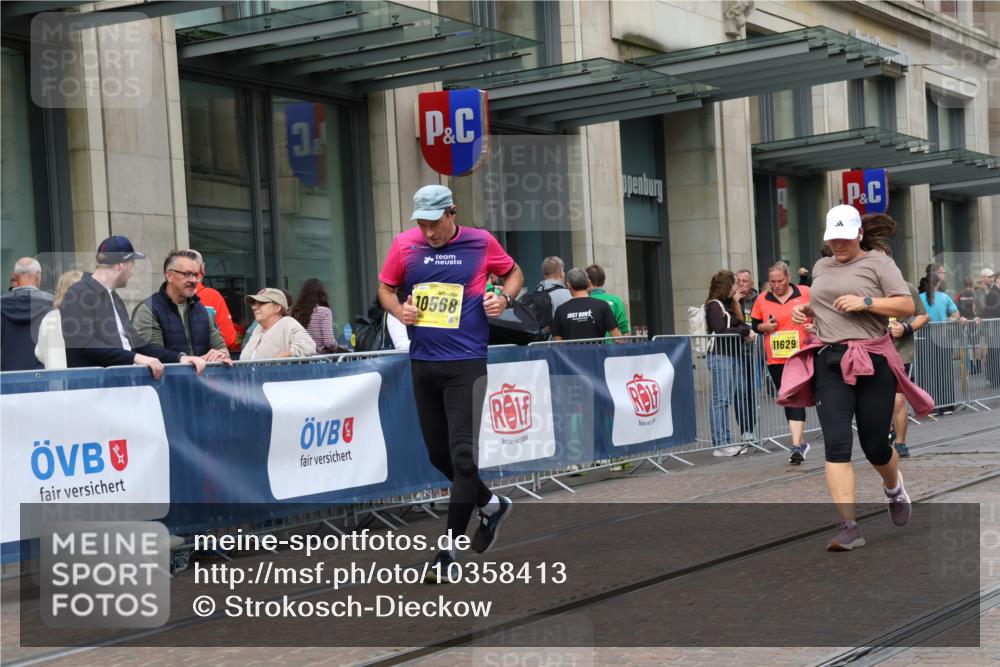 13.09.2026 - 21. swb-Marathon Bremen Strokosch-Dieckow http://msf.ph/oto/10358413 13.09.2026 11:18:36 Ziel 10005, 10202, 10264, 10344, 10524, 10568, 11443, 11629, 11794, 12090, 12422, 10176, 10194, 10535, 10600, 10651, 10895, 10899, 10997, 12371, 12561 meine-sportfotos.de