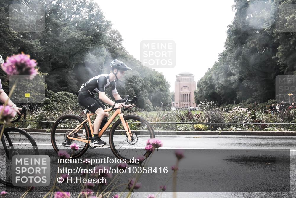13.09.2026 - Stadtparktriathlon H.Heesch http://msf.ph/oto/10358416 13.09.2026 13:19:02 Radfahren 1212, 1237, 1243, 1438, 1442 meine-sportfotos.de