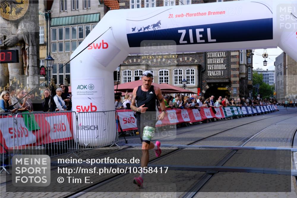 13.09.2026 - 21. swb-Marathon Bremen Tim E. http://msf.ph/oto/10358417 13.09.2026 12:53:56 Ziel 272, 1089, 1168, 1606, 2352, 3080, 3606 meine-sportfotos.de