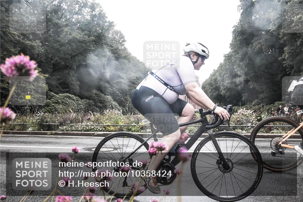 13.09.2026 - Stadtparktriathlon H.Heesch http://msf.ph/oto/10358424 13.09.2026 13:19:03 Radfahren 1212, 1237, 1243, 1326, 1438 meine-sportfotos.de