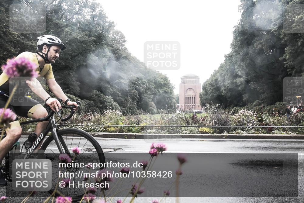 13.09.2026 - Stadtparktriathlon H.Heesch http://msf.ph/oto/10358426 13.09.2026 13:19:04 Radfahren 1212, 1237, 1326, 1438 meine-sportfotos.de