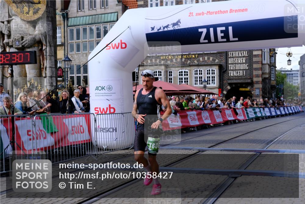 13.09.2026 - 21. swb-Marathon Bremen Tim E. http://msf.ph/oto/10358427 13.09.2026 12:53:56 Ziel 272, 1089, 1168, 1606, 2352, 3080, 3606 meine-sportfotos.de
