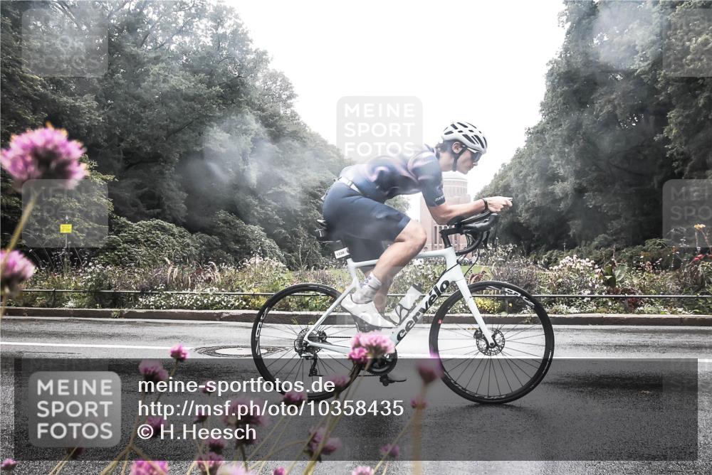 13.09.2026 - Stadtparktriathlon H.Heesch http://msf.ph/oto/10358435 13.09.2026 13:19:09 Radfahren 1229, 1326, 1338, 1471 meine-sportfotos.de