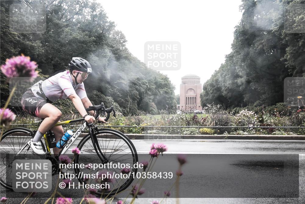 13.09.2026 - Stadtparktriathlon H.Heesch http://msf.ph/oto/10358439 13.09.2026 13:19:12 Radfahren 1229, 1338, 1471 meine-sportfotos.de