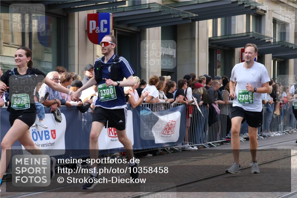 13.09.2026 - 21. swb-Marathon Bremen Strokosch-Dieckow http://msf.ph/oto/10358458 13.09.2026 13:35:01 Ziel 536, 1150, 2003, 2041, 2090, 2318, 2356, 2366, 2492, 2625, 2866, 3055, 3063, 3311, 3621, 3916, 4062, 4635, 4985, 5016, 6315, 6320, 6391, 6418, 6750, 6837, 7285, 7305, 7377, 7657, 7703, 7998, 8300, 8328, 8401, 8530, 8773, 8915, 9017, 9216, 9526, 9527, 9845, 9887, 489, 1210, 1967, 2413, 2430, 2525, 2561, 2755, 3181, 3217, 3353, 3380, 3765, 3768, 3842, 4487, 5125, 5415, 5647, 5684, 6085, 6391, 6403, 6627, 6655, 6756, 7123, 7405, 7750, 8515 meine-sportfotos.de
