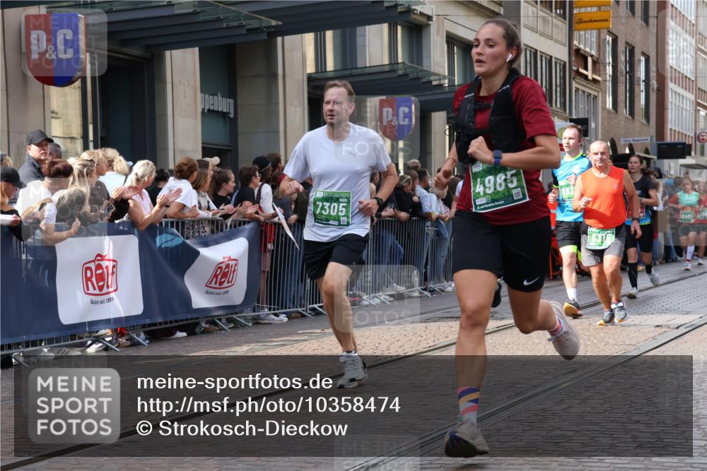 13.09.2026 - 21. swb-Marathon Bremen Strokosch-Dieckow http://msf.ph/oto/10358474 13.09.2026 13:35:02 Ziel 536, 1150, 2003, 2041, 2090, 2318, 2356, 2366, 2492, 2625, 2866, 3055, 3063, 3311, 3621, 3916, 4062, 4635, 4985, 5016, 6315, 6320, 6418, 6750, 6837, 7285, 7305, 7377, 7657, 7703, 7998, 8300, 8328, 8401, 8530, 8773, 8915, 9017, 9216, 9526, 9527, 9845, 9887, 489, 1210, 1967, 2413, 2430, 2525, 2561, 2755, 3181, 3217, 3353, 3380, 3765, 3768, 3842, 4487, 5125, 5415, 5647, 5684, 6085, 6391, 6403, 6627, 6655, 6756, 7123, 7405, 7750, 8515 meine-sportfotos.de