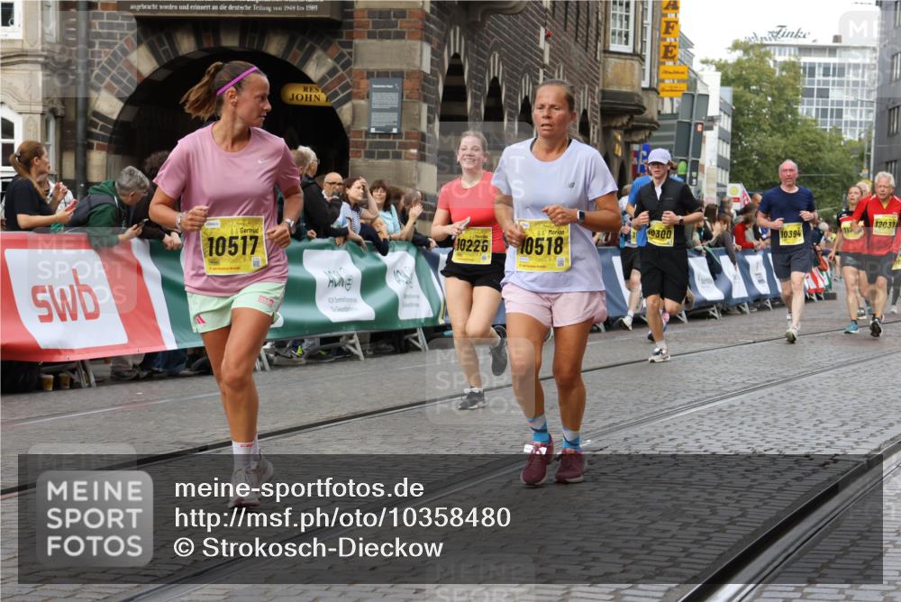 13.09.2026 - 21. swb-Marathon Bremen Strokosch-Dieckow http://msf.ph/oto/10358480 13.09.2026 10:57:33 Ziel 10166, 10517, 10518, 10578, 10687, 10700, 10772, 10969, 11236, 11292, 11484, 11609, 11667, 12263, 12382, 12383, 12400, 12411, 10460, 11153, 11245, 11532, 11568, 12222, 12228, 12264, 12555 meine-sportfotos.de