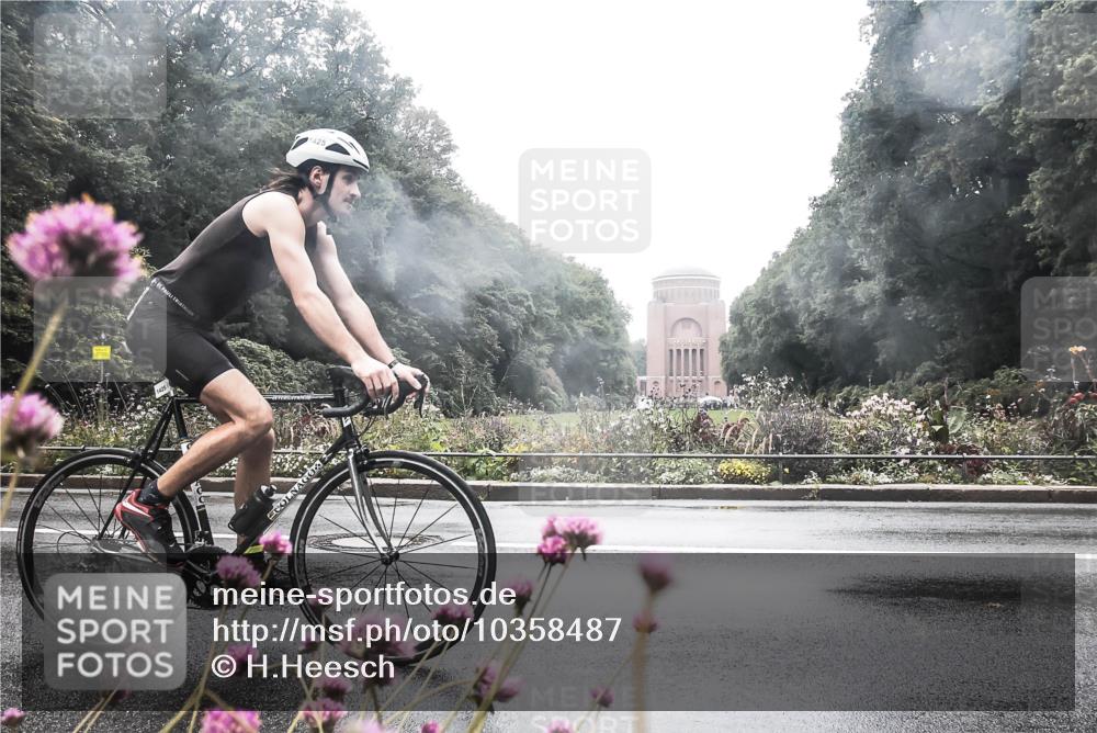 13.09.2026 - Stadtparktriathlon H.Heesch http://msf.ph/oto/10358487 13.09.2026 13:19:42 Radfahren 1348, 1373, 1425, 1448 meine-sportfotos.de