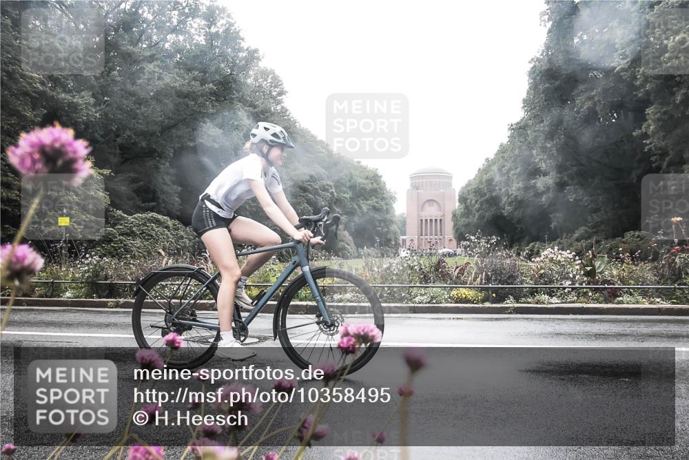 13.09.2026 - Stadtparktriathlon H.Heesch http://msf.ph/oto/10358495 13.09.2026 13:19:44 Radfahren 1348, 1373, 1409, 1425, 1448 meine-sportfotos.de