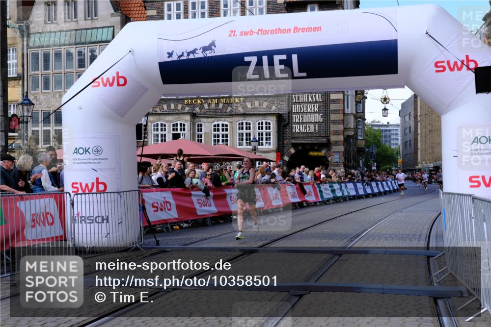 13.09.2026 - 21. swb-Marathon Bremen Tim E. http://msf.ph/oto/10358501 13.09.2026 12:54:15 Ziel 5160, 6112, 13212 meine-sportfotos.de