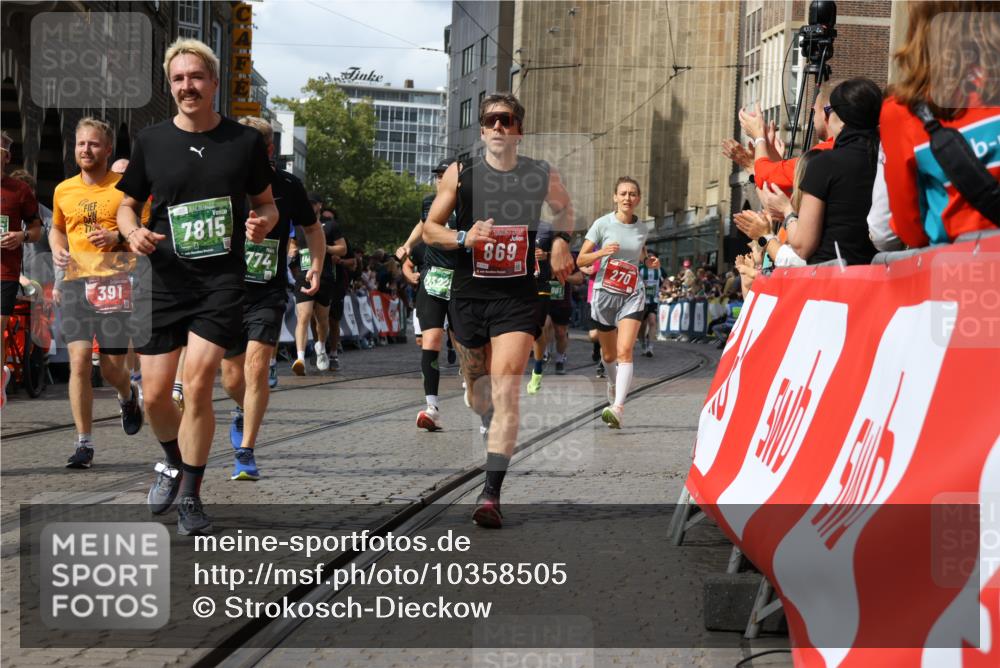 13.09.2026 - 21. swb-Marathon Bremen Strokosch-Dieckow http://msf.ph/oto/10358505 13.09.2026 13:37:48 Ziel 270, 391, 448, 869, 3323, 3627, 3804, 3823, 4155, 4300, 4433, 4628, 5388, 5612, 5738, 5791, 6804, 6911, 7003, 7074, 7571, 8380, 8439, 8553, 8674, 8748, 8753, 9441, 10062, 10106, 549, 1851, 2336, 2342, 2699, 3207, 3316, 3657, 3707, 4066, 4394, 4675, 4902, 4942, 6001, 6083, 7594, 7815, 7894, 8138, 8173, 8204, 8264, 8440, 8450, 8920, 8972, 9097, 9481, 9774, 13228 meine-sportfotos.de