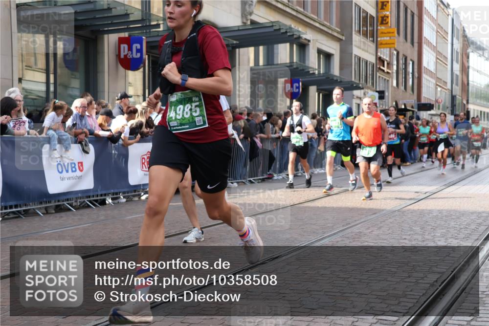 13.09.2026 - 21. swb-Marathon Bremen Strokosch-Dieckow http://msf.ph/oto/10358508 13.09.2026 13:35:02 Ziel 536, 1150, 2003, 2041, 2090, 2318, 2356, 2366, 2492, 2625, 2866, 3055, 3063, 3311, 3621, 3916, 4062, 4635, 4985, 5016, 6315, 6320, 6418, 6750, 6837, 7285, 7305, 7377, 7657, 7703, 7998, 8300, 8328, 8401, 8530, 8773, 8915, 9017, 9216, 9526, 9527, 9845, 9887, 489, 1210, 1967, 2413, 2430, 2525, 2561, 2755, 3181, 3217, 3353, 3380, 3765, 3768, 3842, 4487, 5125, 5415, 5647, 5684, 6085, 6391, 6403, 6627, 6655, 6756, 7123, 7405, 7750, 8515 meine-sportfotos.de