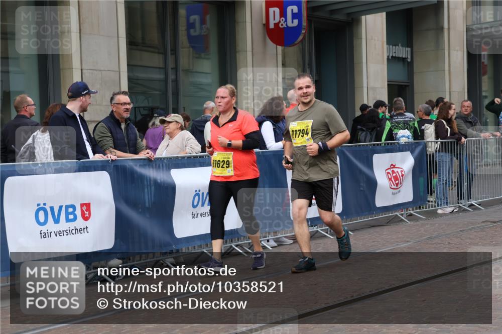 13.09.2026 - 21. swb-Marathon Bremen Strokosch-Dieckow http://msf.ph/oto/10358521 13.09.2026 11:18:39 Ziel 10005, 10202, 10264, 10344, 10524, 10568, 11443, 11629, 11794, 12090, 10176, 10194, 10535, 10600, 10651, 10895, 10899, 10997, 12371, 12422, 12561 meine-sportfotos.de