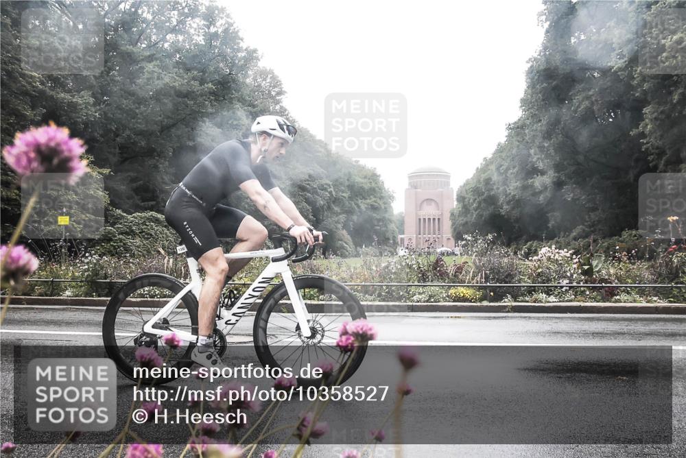 13.09.2026 - Stadtparktriathlon H.Heesch http://msf.ph/oto/10358527 13.09.2026 13:20:06 Radfahren 1352 meine-sportfotos.de