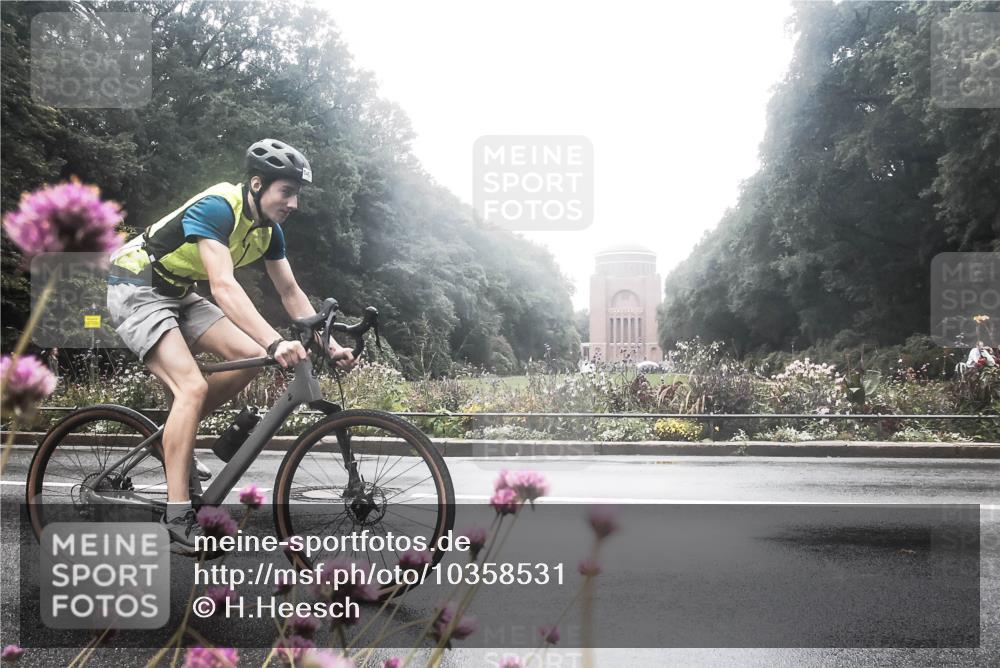 13.09.2026 - Stadtparktriathlon H.Heesch http://msf.ph/oto/10358531 13.09.2026 13:20:32 Radfahren 1323, 1333, 1467 meine-sportfotos.de