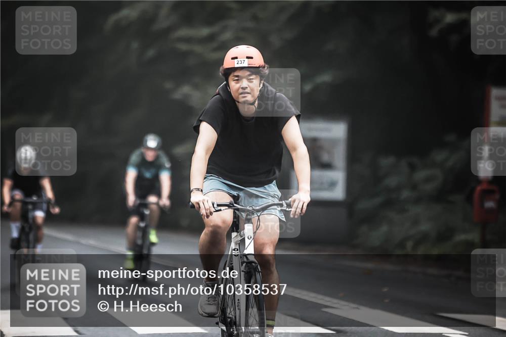 13.09.2026 - Stadtparktriathlon H.Heesch http://msf.ph/oto/10358537 13.09.2026 09:54:54 Radfahren 237, 245, 253, 276, 294, 316, 335 meine-sportfotos.de