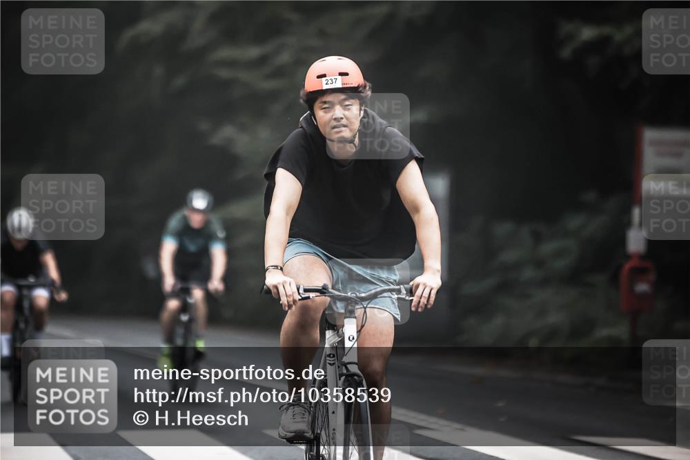 13.09.2026 - Stadtparktriathlon H.Heesch http://msf.ph/oto/10358539 13.09.2026 09:54:54 Radfahren 237, 245, 253, 276, 294, 316, 335 meine-sportfotos.de