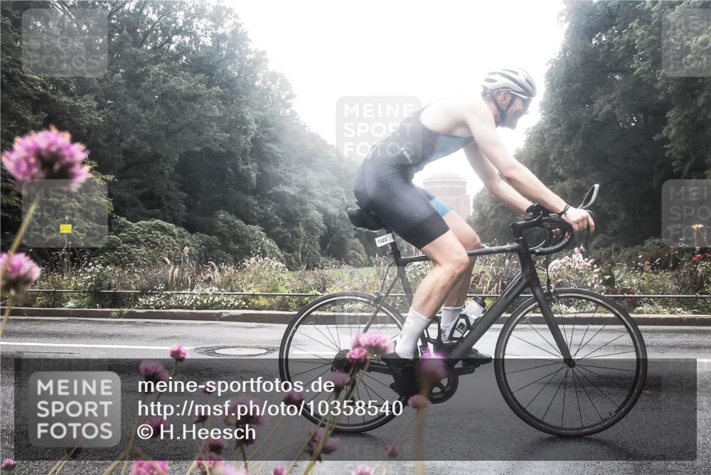 13.09.2026 - Stadtparktriathlon H.Heesch http://msf.ph/oto/10358540 13.09.2026 13:20:37 Radfahren 1293, 1322, 1323, 1333, 1401, 1430, 1505 meine-sportfotos.de