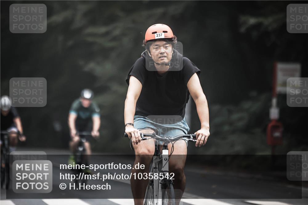 13.09.2026 - Stadtparktriathlon H.Heesch http://msf.ph/oto/10358542 13.09.2026 09:54:54 Radfahren 237, 245, 253, 276, 294, 316, 335 meine-sportfotos.de