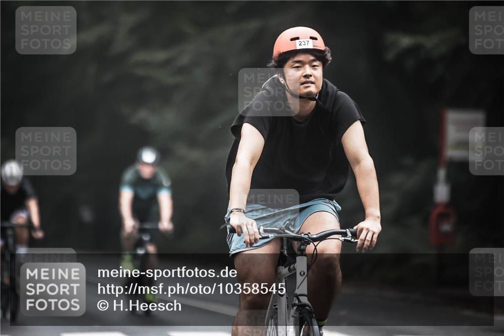 13.09.2026 - Stadtparktriathlon H.Heesch http://msf.ph/oto/10358545 13.09.2026 09:54:54 Radfahren 237, 245, 253, 276, 294, 316, 335 meine-sportfotos.de