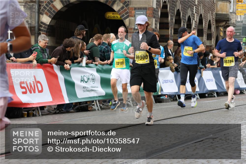 13.09.2026 - 21. swb-Marathon Bremen Strokosch-Dieckow http://msf.ph/oto/10358547 13.09.2026 10:57:35 Ziel 10166, 10226, 10517, 10518, 10578, 10687, 10700, 10772, 10969, 11236, 11292, 11484, 11609, 11667, 12263, 12382, 12383, 12400, 12411, 10460, 10707, 10728, 11153, 11245, 11532, 11568, 11856, 12222, 12228, 12231, 12264, 12427, 12555 meine-sportfotos.de