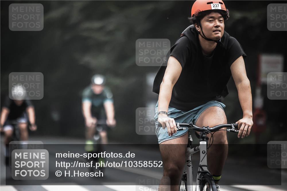 13.09.2026 - Stadtparktriathlon H.Heesch http://msf.ph/oto/10358552 13.09.2026 09:54:55 Radfahren 237, 245, 253, 276, 294, 316, 335 meine-sportfotos.de