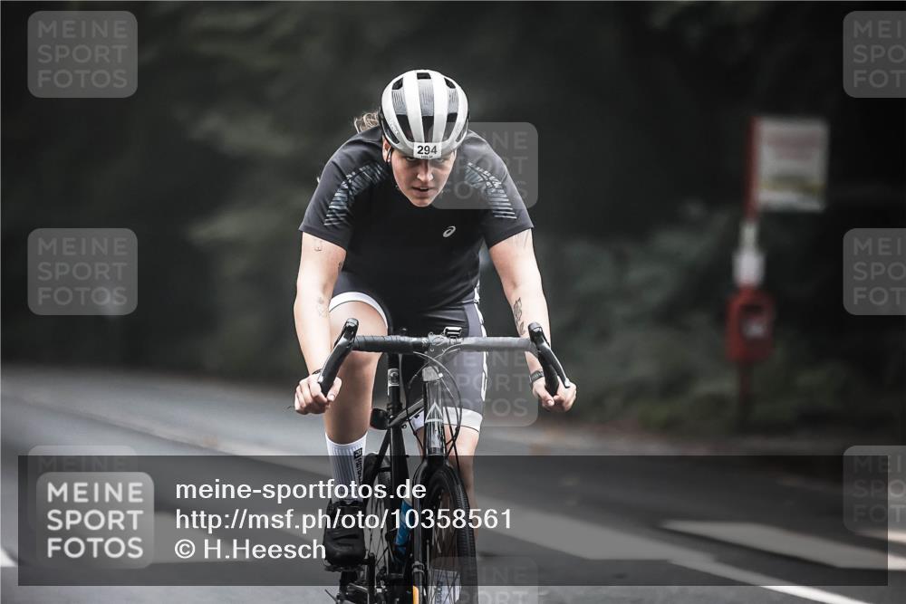 13.09.2026 - Stadtparktriathlon H.Heesch http://msf.ph/oto/10358561 13.09.2026 09:54:56 Radfahren 237, 245, 253, 294, 316, 335 meine-sportfotos.de