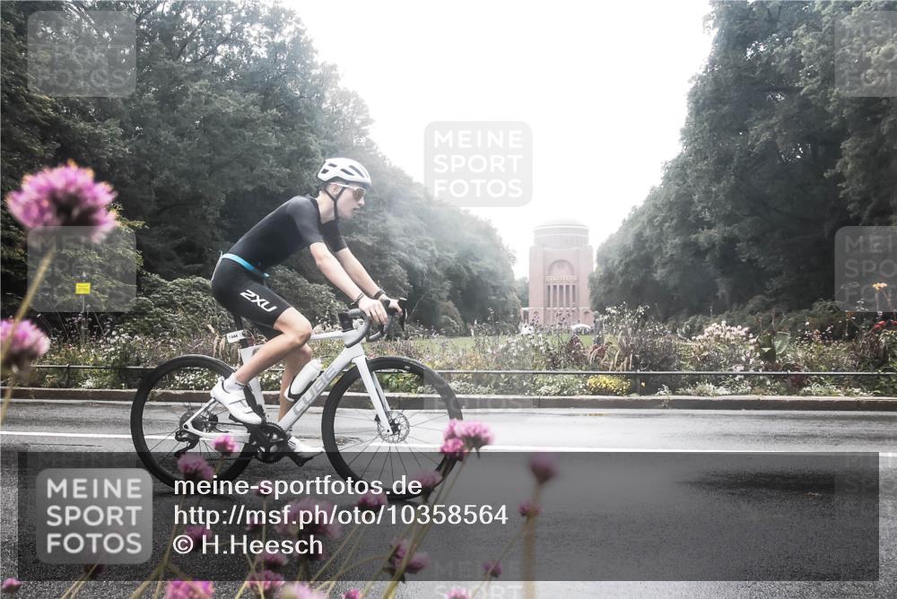 13.09.2026 - Stadtparktriathlon H.Heesch http://msf.ph/oto/10358564 13.09.2026 13:20:48 Radfahren 1377, 1420, 1433, 1444 meine-sportfotos.de
