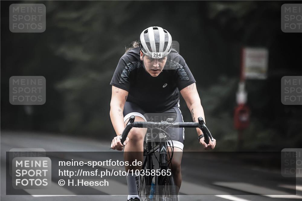 13.09.2026 - Stadtparktriathlon H.Heesch http://msf.ph/oto/10358565 13.09.2026 09:54:57 Radfahren 237, 245, 253, 294, 316, 335 meine-sportfotos.de