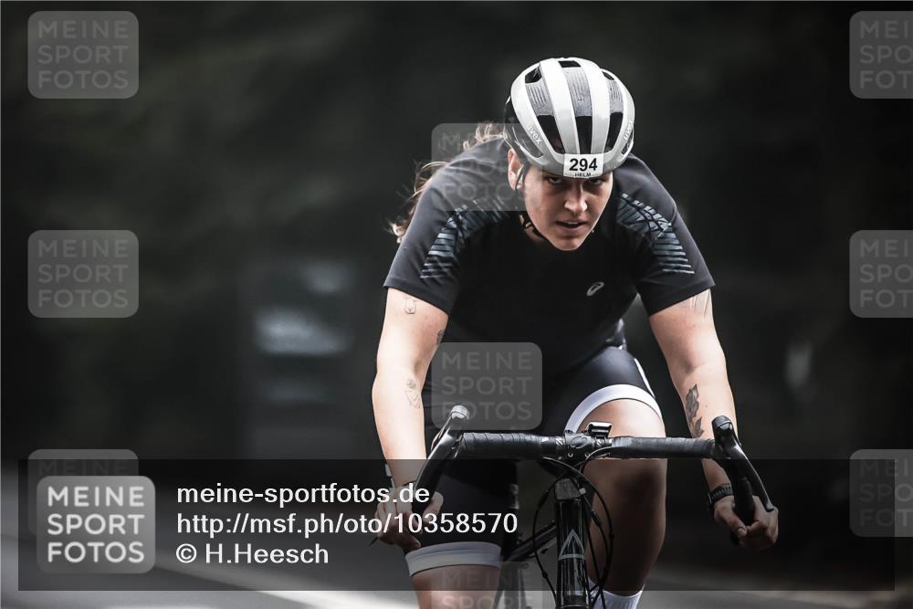 13.09.2026 - Stadtparktriathlon H.Heesch http://msf.ph/oto/10358570 13.09.2026 09:54:57 Radfahren 237, 245, 253, 294, 316, 335 meine-sportfotos.de