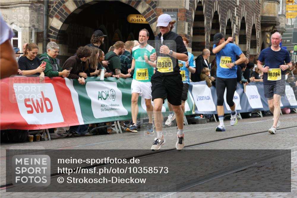 13.09.2026 - 21. swb-Marathon Bremen Strokosch-Dieckow http://msf.ph/oto/10358573 13.09.2026 10:57:35 Ziel 10166, 10226, 10517, 10518, 10578, 10687, 10700, 10772, 10969, 11236, 11292, 11484, 11609, 11667, 12263, 12382, 12383, 12400, 12411, 10460, 10707, 10728, 11153, 11245, 11532, 11568, 11856, 12222, 12228, 12231, 12264, 12427, 12555 meine-sportfotos.de